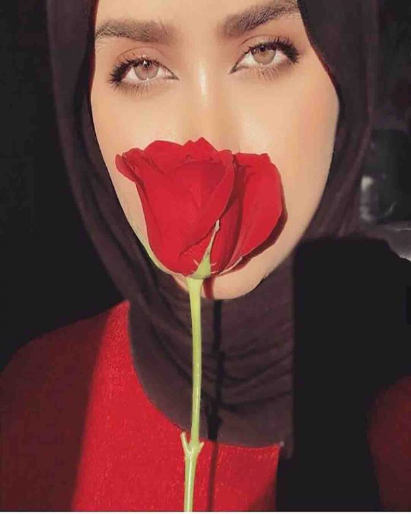 عکس دختر زیبا با گل رز