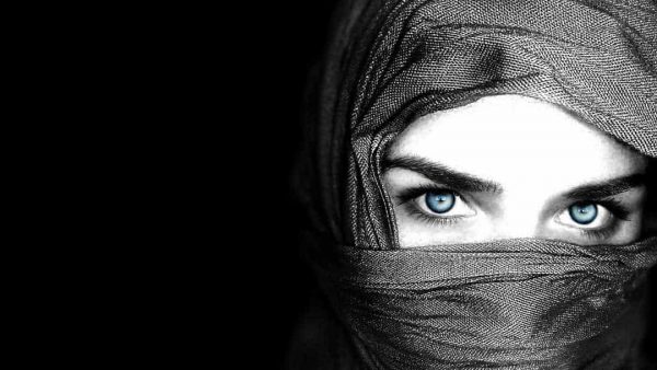 پروفایل دخترونه حجاب دار چشم آبی