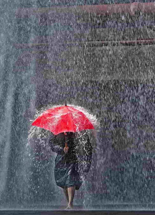 عکس پروفایل دخترانه چتر خیس بارون